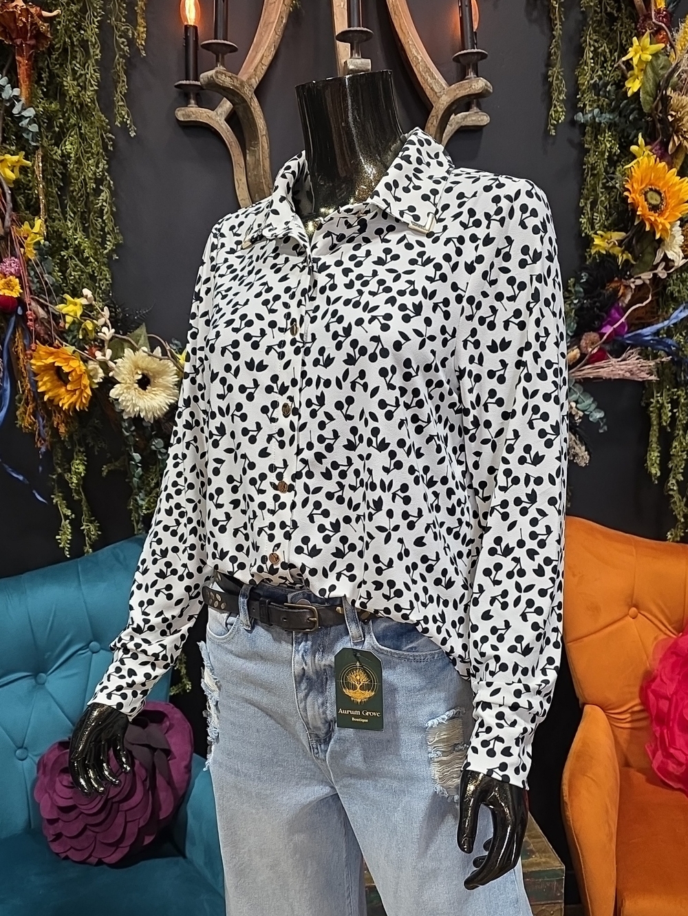 Rio & Rain Black & White Leaf Motif Blouse w/ Gold Metal Collar Accents